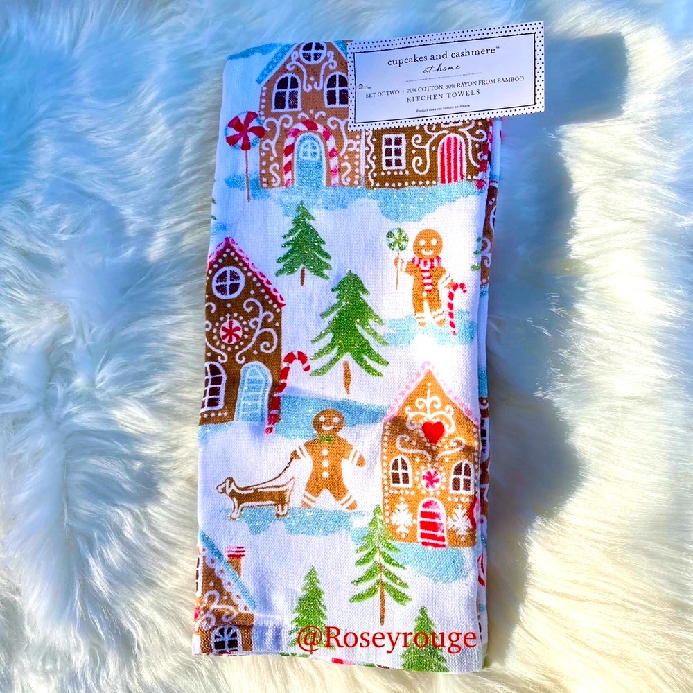 SOLD—NWT New Cupcakes & Cashmere Gingerbread Kitchen Towels - Set of 2